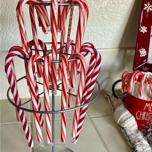 ♥️🤍💙Festive Red and White Candy Cane Holder - Picture 2 of 2